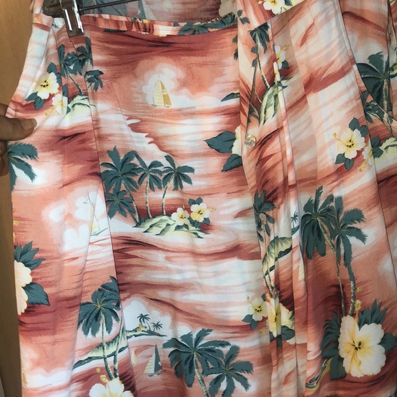 Women’s Tommy Bahama skort set - Picture 3 of 3